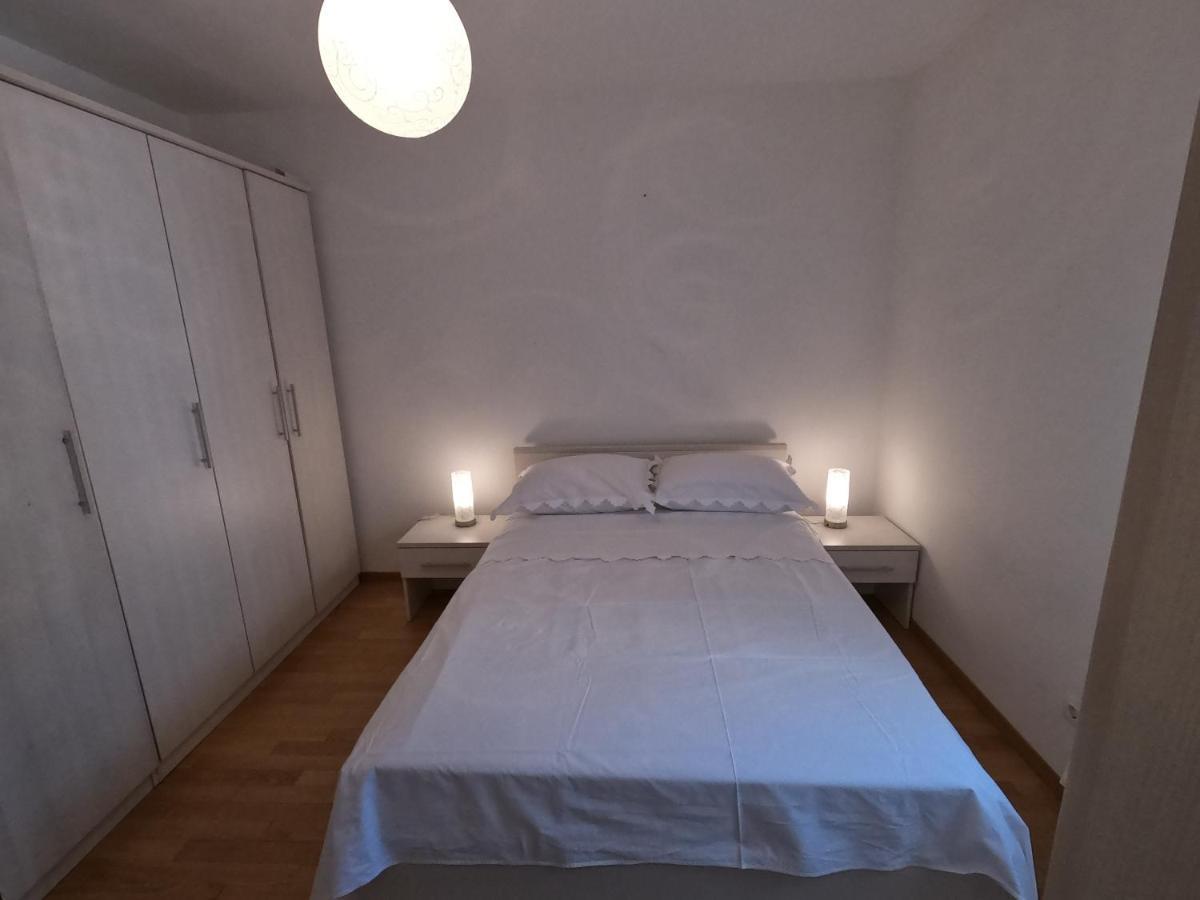 La Fragola Split Apartment Bagian luar foto
