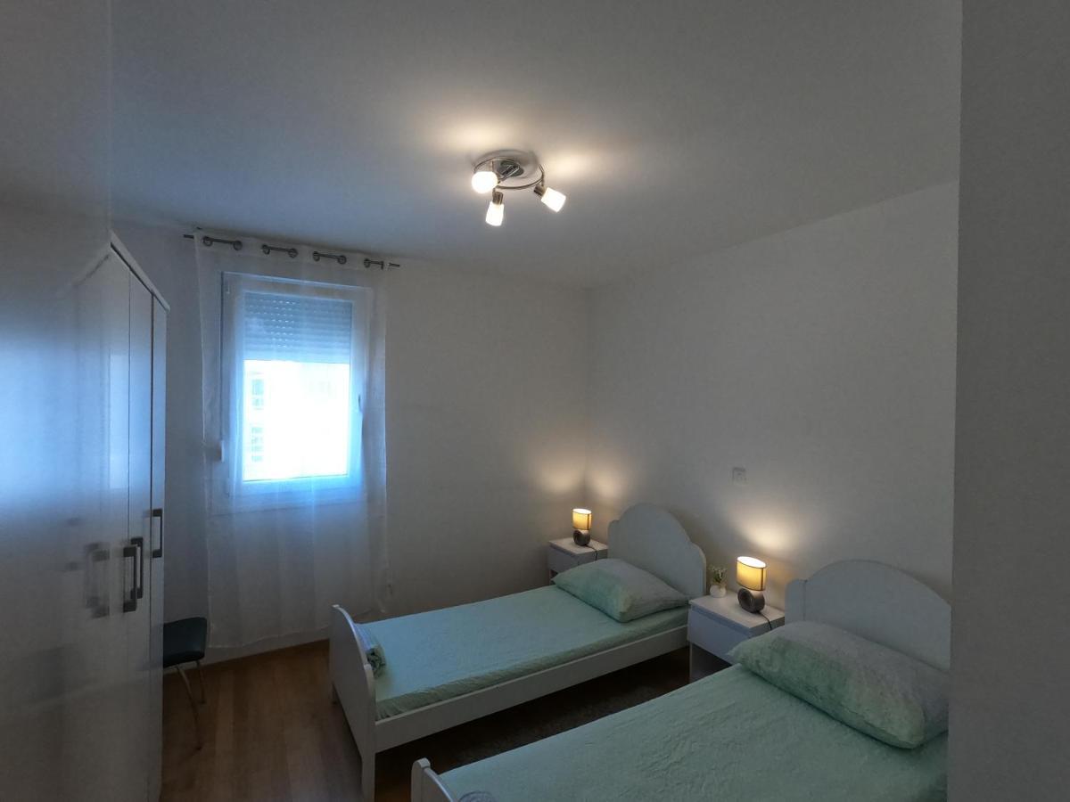 La Fragola Split Apartment Bagian luar foto