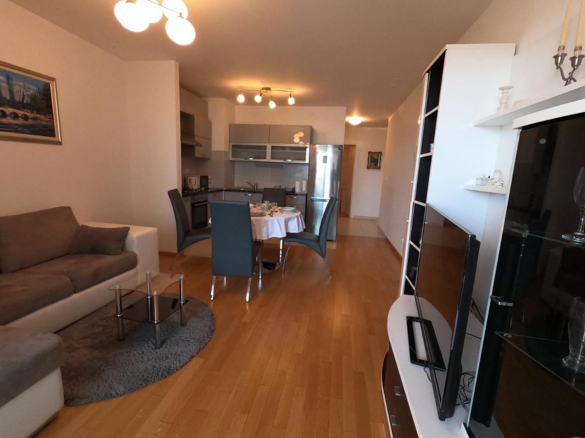La Fragola Split Apartment Bagian luar foto