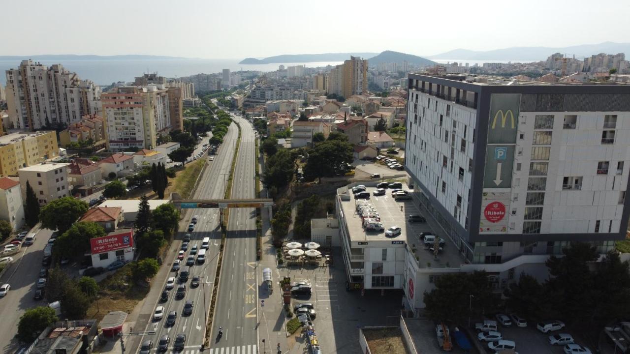 La Fragola Split Apartment Bagian luar foto