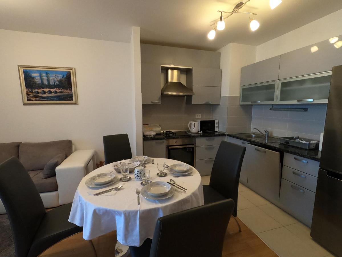 La Fragola Split Apartment Bagian luar foto