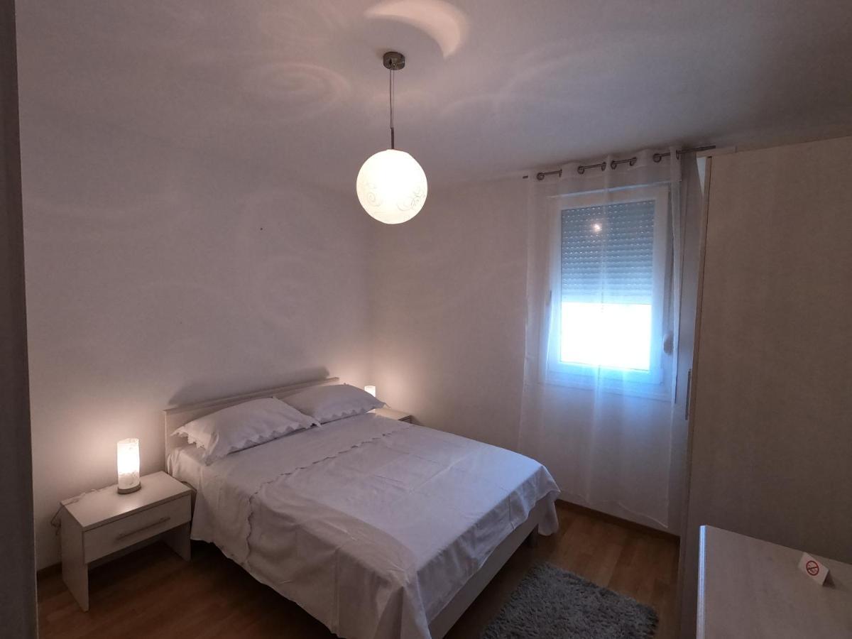 La Fragola Split Apartment Bagian luar foto